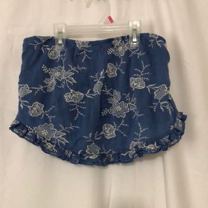 Strapless cropped top